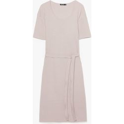 Womens Grande Taille - Dressing Gown T-Shirt Côtelée Ceinturée T Pas Assez Bien Pour Moi - Nasty Gal - Modalova