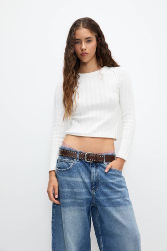 Pull En Maille Côtelée À Col Rond - Pull&Bear - Modalova