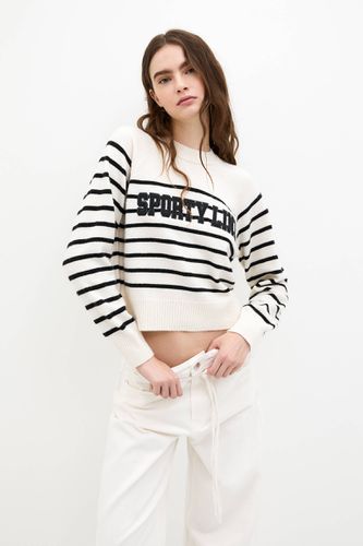 Pull À Rayures Avec Empiècement Et Inscription - Pull&Bear - Modalova