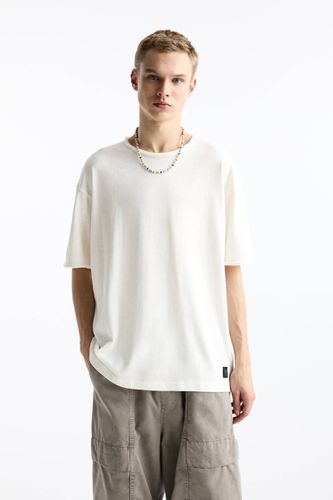 T-Shirt Manches Courtes Étiquette - Pull&Bear - Modalova