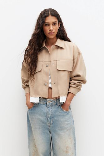 Veste Cropped Poches Dans Le Bas - Pull&Bear - Modalova