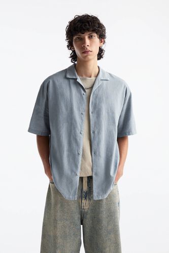 Chemise Basique Manches Courtes En Lin - Pull&Bear - Modalova