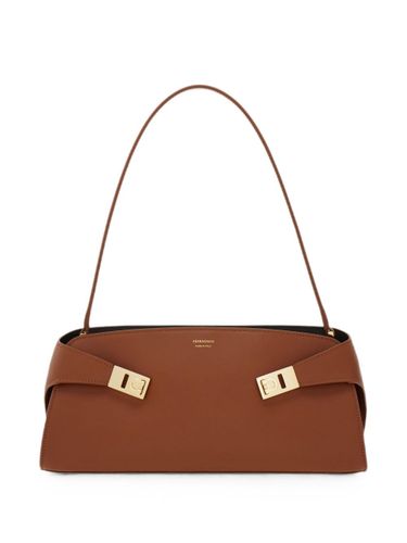 Hug E/W Leather Shoulder Bag - Ferragamo - Modalova