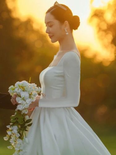 Robe de mariée vintage col carré manche longue à traîne - milanoo.com - Modalova