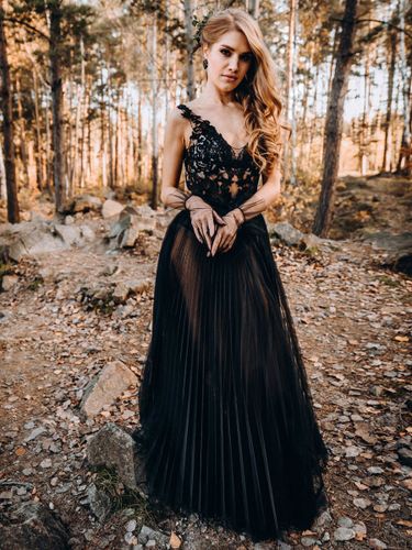 Robes de mariée en dentelle A-ligne sans manches robe de mariée plissée longueur au sol personnalisation gratuite - milanoo.com - Modalova