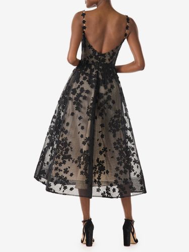 Robes de mariée robe de mariée trapèze sans manches en dentelle longueur thé - milanoo.com - Modalova