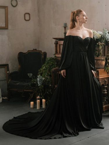 Robes de mariée en tissu satiné ligne a manches longues taille naturelle robe de mariée plissée avec traîne Court - milanoo.com - Modalova