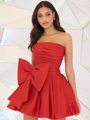 Avec robe de soirée courte trapèze sans bretelles en taffetas plissé - milanoo.com - Modalova