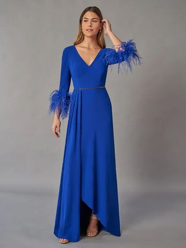 Robe de mariée pour mère de la mariée col en V manches 3/4 robe de bal plumes longueur au sol robes d\'invitées pour mariage - milanoo.com - Modalova