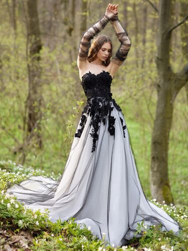 Robes de mariée A-ligne dentelle tulle tribunal train robe de mariée - milanoo.com - Modalova