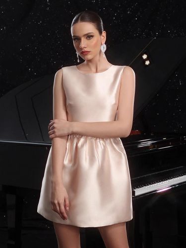 Robe de soirée courte en satin sans manches avec nœud dans le dos 2026 - milanoo.com - Modalova