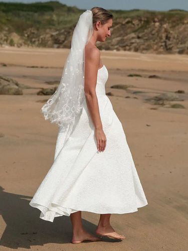 Robes de mariée courtes sans bretelles sans manches coupe trapèze longueur thé - milanoo.com - Modalova