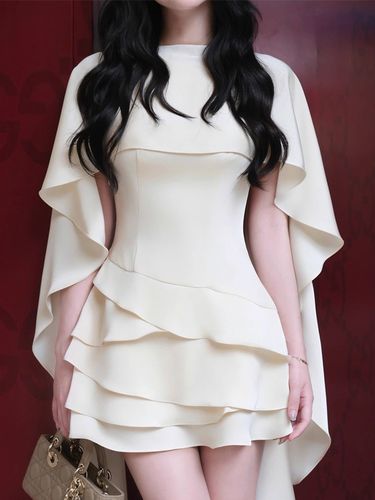 Robe de soirée mini blanche à volants sans manches et dos nu robe sexy semi-formelle - milanoo.com - Modalova