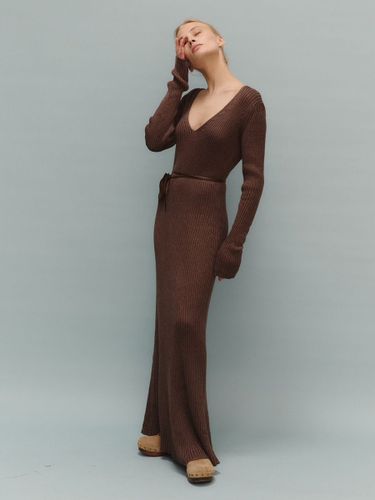 Robe pull maxi moulante à manches longues col en V et coupe ajustée en maille côtelée 2026 - milanoo.com - Modalova