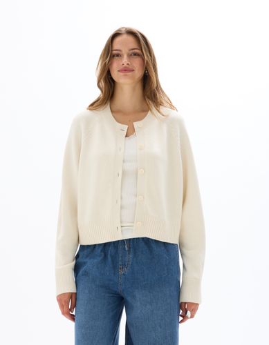 Gilet court en maille unie - écru - celio - Modalova