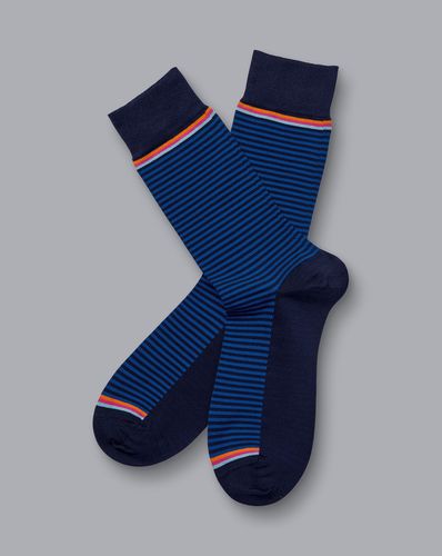 Chaussettes À Rayures Fines - Cobalt Et Blanc Et Marine par - Charles Tyrwhitt - Modalova