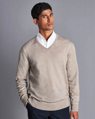 Pull En Mérinos À Col En V - Gris-Beige en par - Charles Tyrwhitt - Modalova