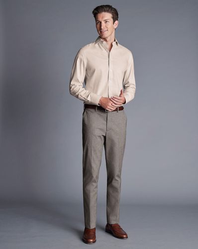 Pantalon En Coton Stretch Smart - Taupe en par - Charles Tyrwhitt - Modalova