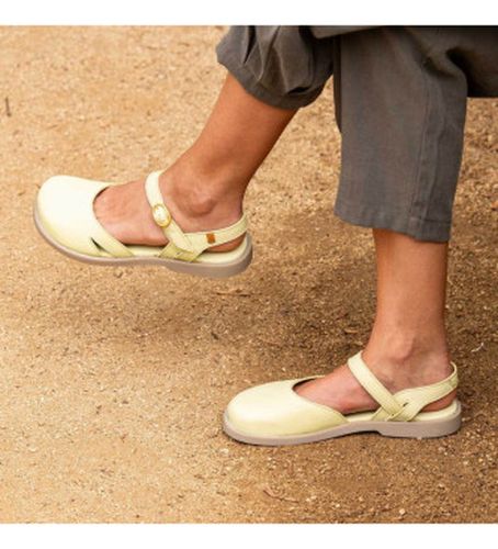 ZZ005_020 Sandales en cuir N5874 crème (36), , Plat, Boucle, Casuel - El Naturalista - Modalova