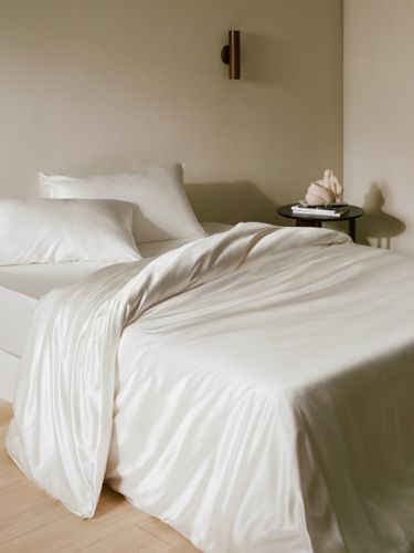 LILYSILK Parure De Drap En Soie Sans Couture Luxe Soie Pure Conçu Pour La Beauté Une Meilleure Peau 200x200cm+140x190x30cm+50x75cm - LILYSILK - Modalova