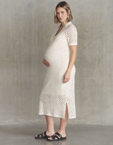 Robe mi-longue de grossesse et allaitement avec col et aspect de crochet | - Seraphine - Modalova