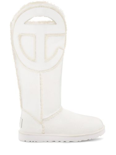 Bottes Vernies Craquelées Telfar 10 Mm - UGG X TELFAR - Modalova