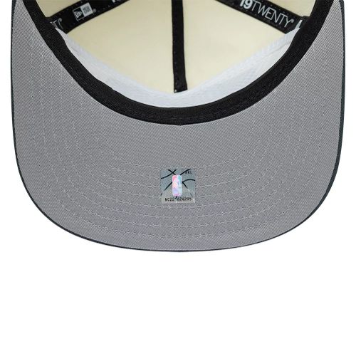 Casquette 19TWENTY Adjustable Chicago Bulls NBA Metallic Logo Crème unisex - New Era Cap - Modalova