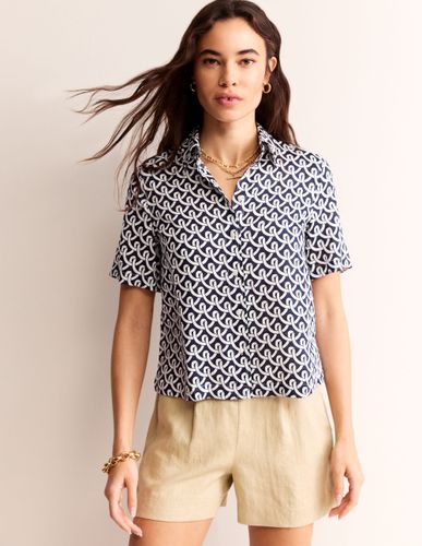 Chemise manches courtes Hazel en lin- marine, motif Geo Terrace - Boden - Modalova
