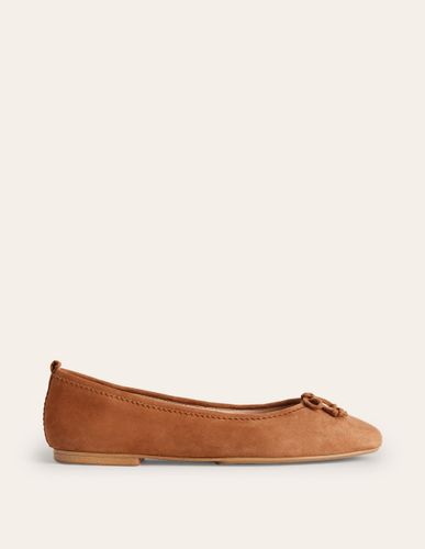 Ballerines Kitty à semelle souple-Daim biscuit au gingembre - Boden - Modalova