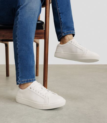 IZAC - Chaussures baskets blanches - IZAC - Modalova