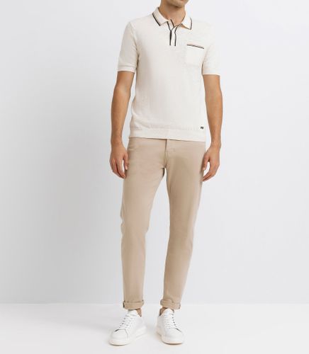 Polo en maille avec poche écru - IZAC - Modalova