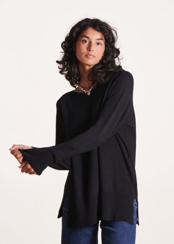 Pull noir oversize maille fine encolure bateau - La Fée Maraboutée - Modalova