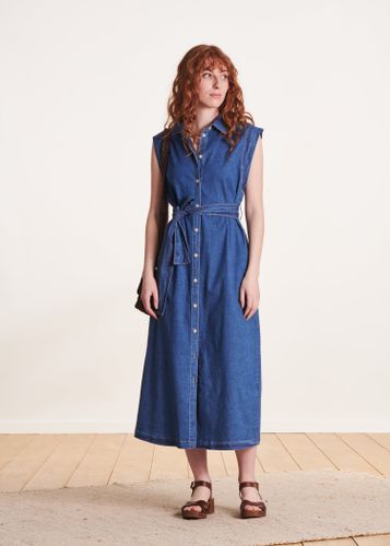 Robe mi-longue fluide en jean - La Fée Maraboutée - Modalova