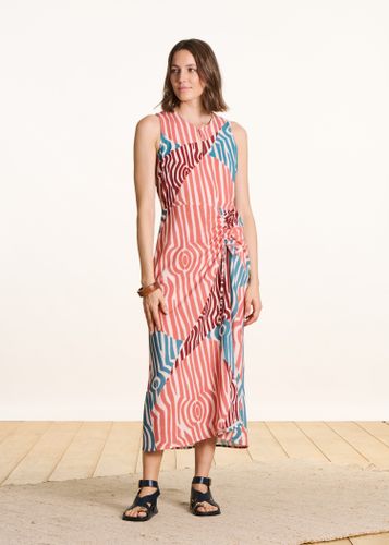 Robe longue à imprimé multicolore sans manches - La Fée Maraboutée - Modalova