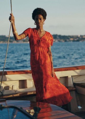 Robe longue ajustée à imprimé floral - La Fée Maraboutée - Modalova