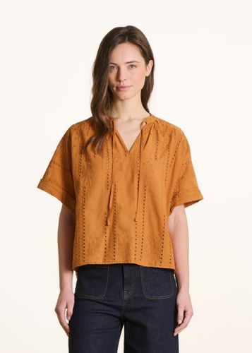 Blouse ample ocre en broderie anglaise - La Fée Maraboutée - Modalova