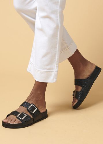 Sandales plates confort effet croco - La Fée Maraboutée - Modalova