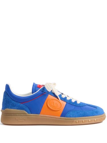 Sneakers With Logo - Valentino Garavani - Modalova