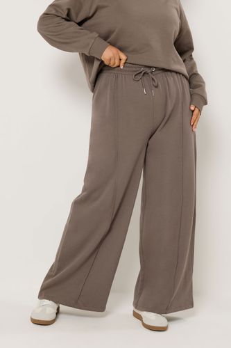 Ensemble Sweatshirt Et Pantalon De Jogging Marron Size 42 - Yours - Modalova