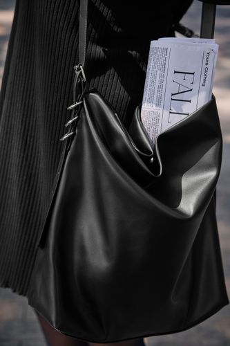 Sac À Bandoulière En Similicuir Noir Souplesize One Size - Yours - Modalova