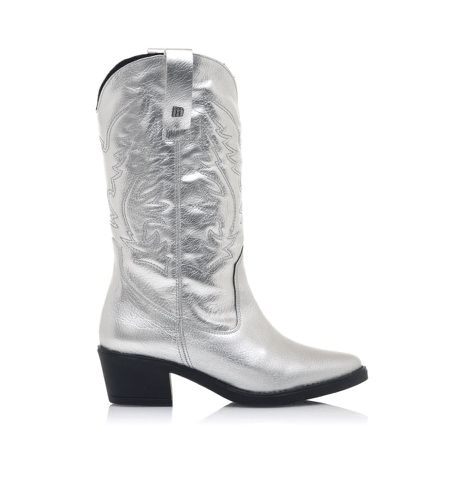 Til kvinder. 58964 Teo Silver Boots -Højde hæl 5cm (36), Sølvfarvet, 5-8 cm, Ingen, Casual - MTNG - Modalova