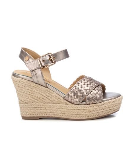 Til kvinder. 16162302-PLOMO Sandaler i 161623 (37), Guldfarvet, 8-10, Spænder, Casual - Carmela - Modalova