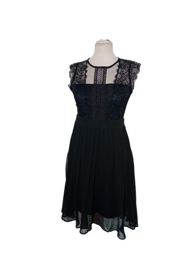 Robe En Dentelle Et Plissée Moocci (T5982) - Label Emmaus - Modalova