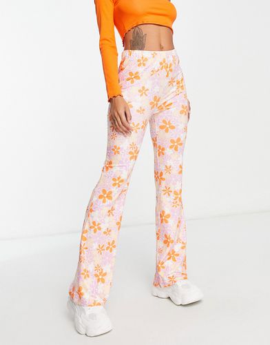 Cotton On - Pantalon évasé à imprimé fleuri style années 70 - Orange - Cotton:on - Modalova