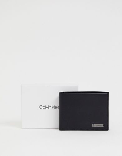 CC - Porte-monnaie en cuir avec plaque et poche pour la monnaie - Calvin Klein - Modalova