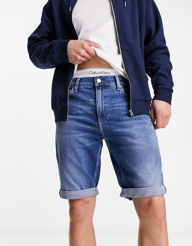 CC - Short en jean slim - moyen délavé - Calvin Klein Jeans - Modalova