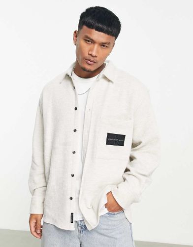 Chemise oversize en maille à écusson avec logo monogramme - chiné - Calvin Klein Jeans - Modalova