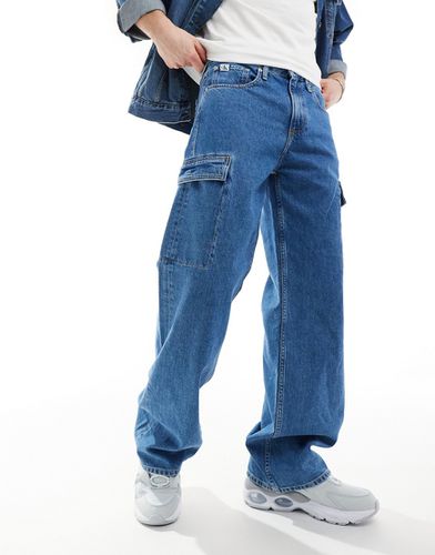 Jean cargo ample style années 90 - moyen délavé - Calvin Klein Jeans - Modalova