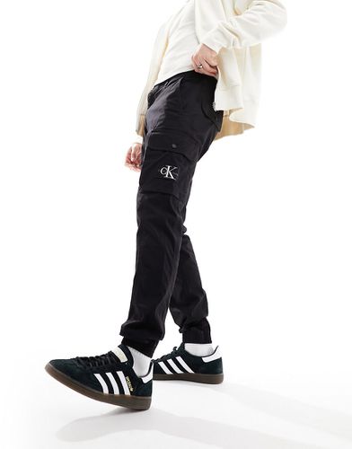 Pantalon cargo ajusté délavé - Calvin Klein Jeans - Modalova