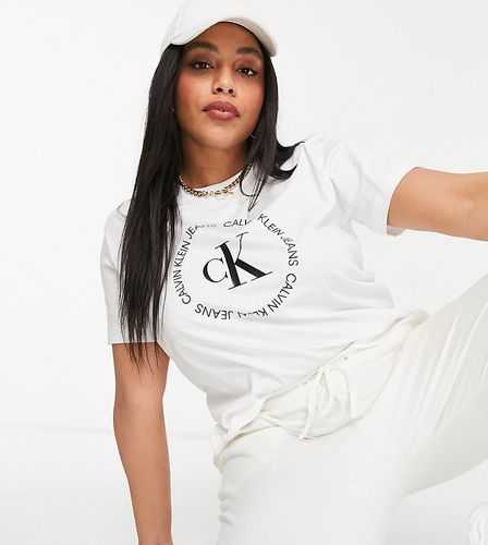 T-shirt à logo CK rond - Calvin Klein Jeans Plus - Modalova
